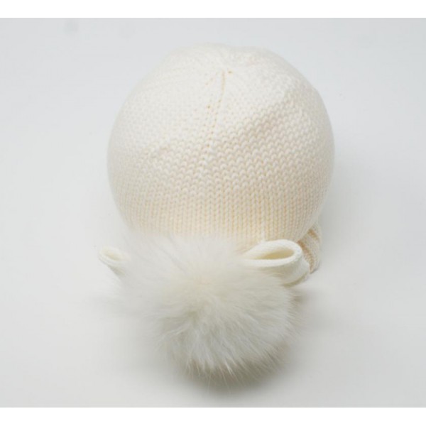 Calotta rasata in 100% lana merino con fiocco lana e pon pon volpe finlandese 7X7 in tinta laterale colore bianco lana