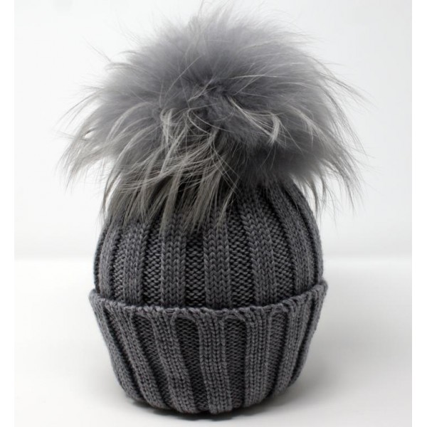 Hat realized in 100% merino whool made in italy ribbed with real albino fur pon pon color melange grey