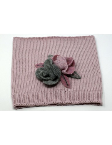 Collo rasato in 100% lana merino con rose e foglie in lana colore rosa intenso
